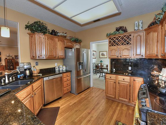 5th image of 1186 Perregrine Cir W