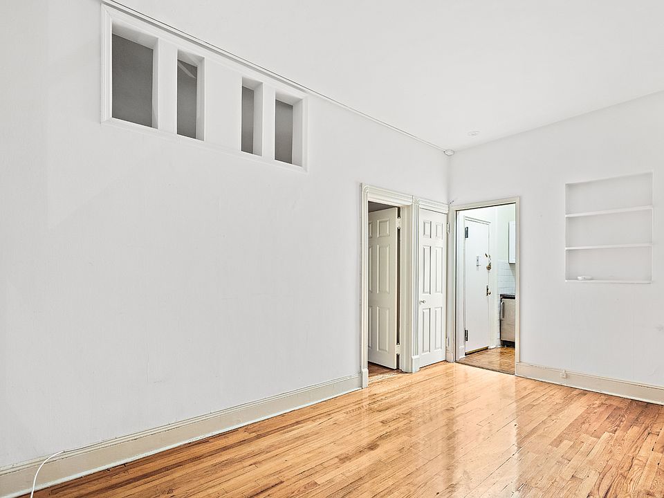 1st image of 971 Lexington Ave APT 4B