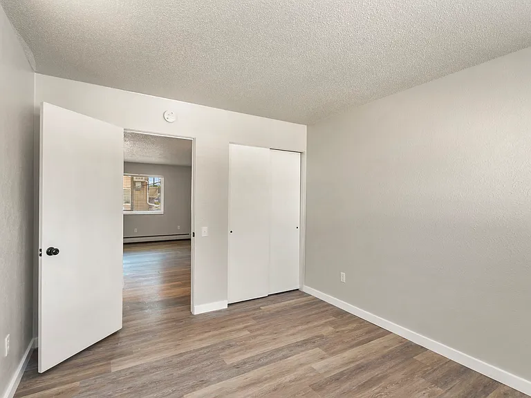 Summit View Apartments — Photo 34