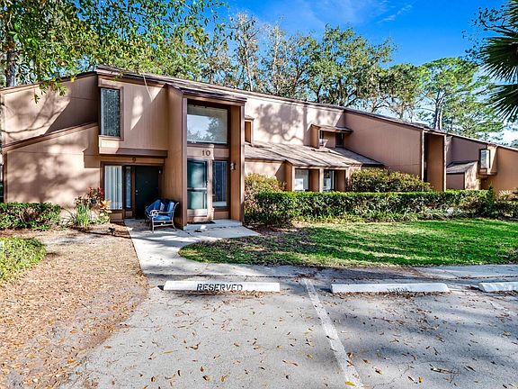 2nd image of 10 Pinehurst Pl