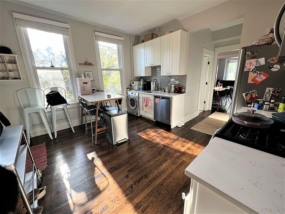 1st image of 1325 W Wrightwood Ave APT 3F