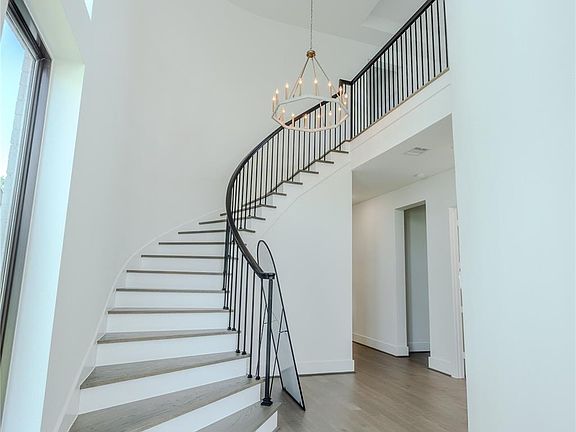 4th image of 8810 Carousel Ln #A