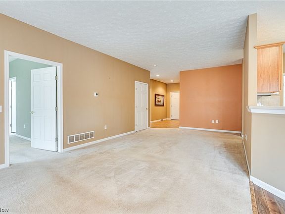 5th image of 1300 Wynridge Ave