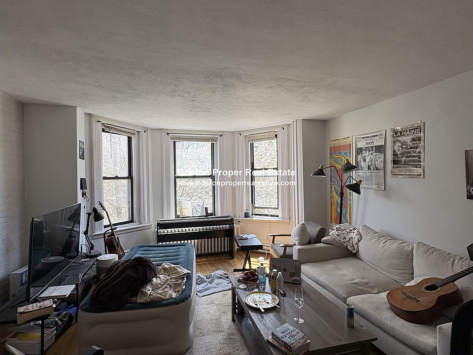 1st image of 379 Marlborough St APT 1