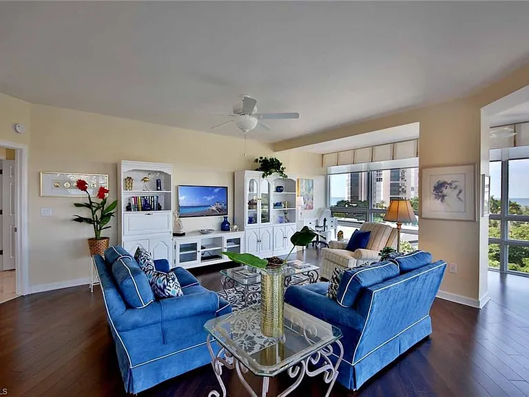 4255 Gulf Shore Blvd N #407 — Photo 4