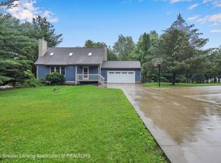 8157 Hunter Rd, Bath, MI 48808