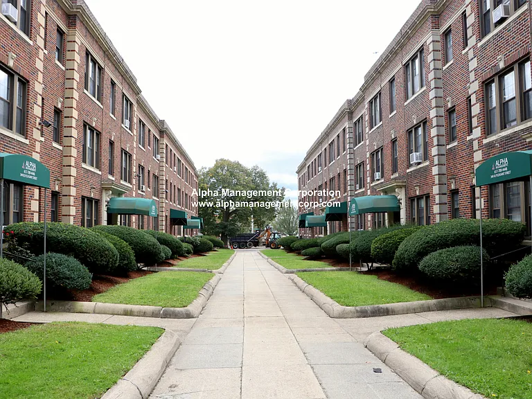 458 Pleasant St #3 — Photo 6