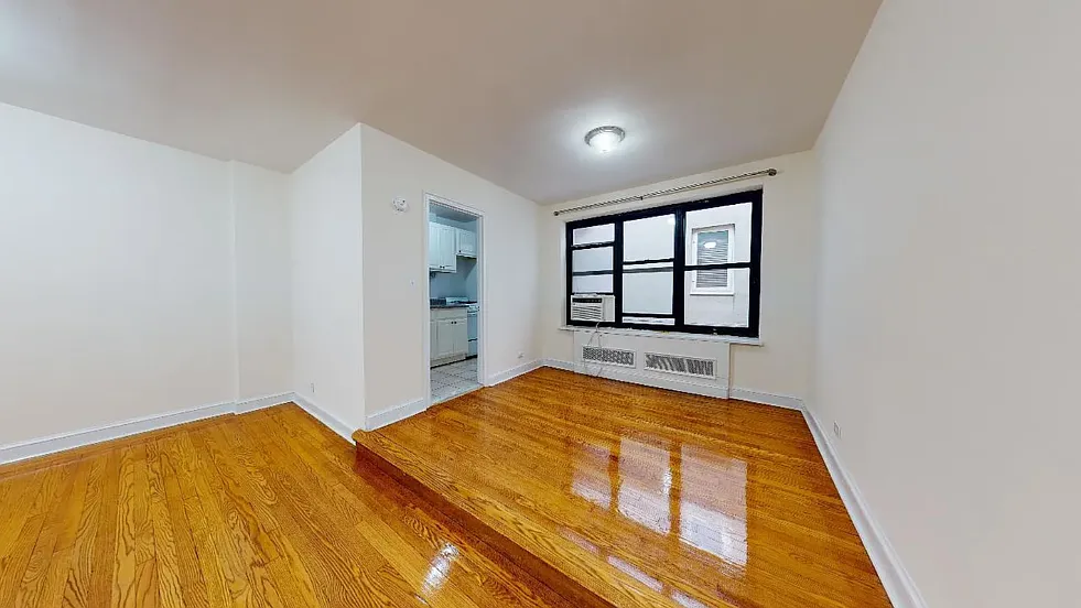 246 East 46th Street — Photo 4