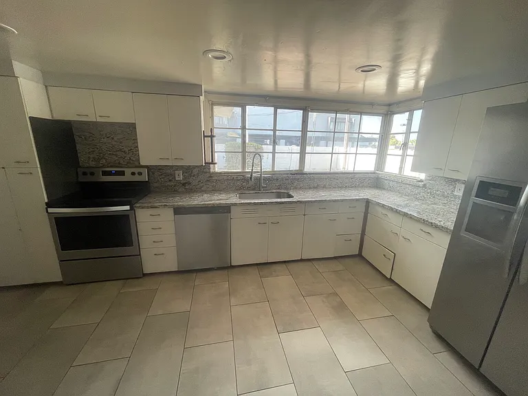 1808 E Loma Vista Dr — Photo 14