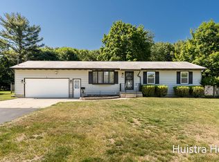 643 W Hile Rd, Norton Shores, MI 49441