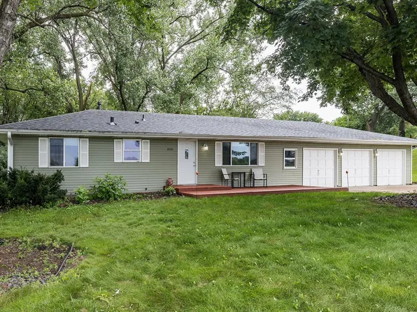 1515 Woodhill Rd, Burnsville, MN 55337