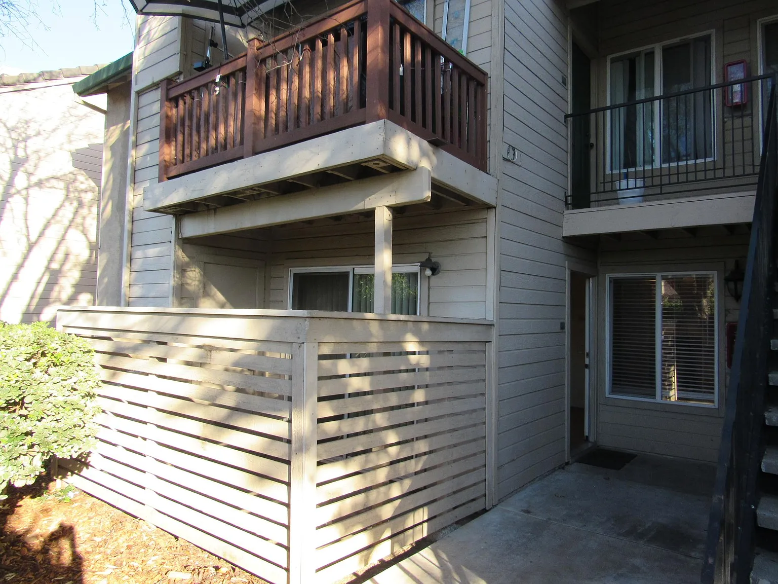 2 bed, 1.5 bath, 830 sqft, $1,850 — Photo 2