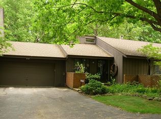 1074 Canyon View Rd, Northfield, OH 44067