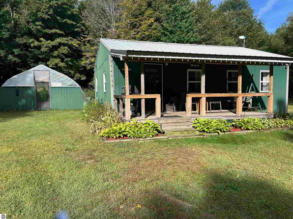 9325 NE Barnhart Rd, Mancelona, MI 49659