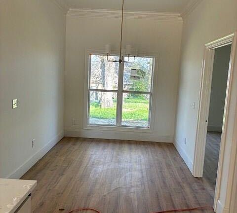 5th image of 102 Saint Martin St