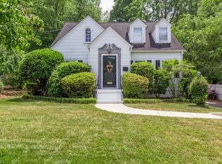 2252 Sherwood Dr, Winston Salem, NC 27103