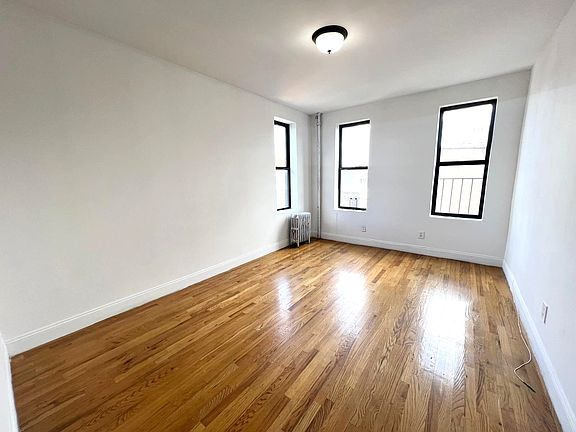 4th image of 3620 Broadway #60