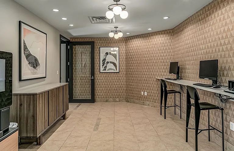The Crossing at Barry Road Apartments — Photo 15