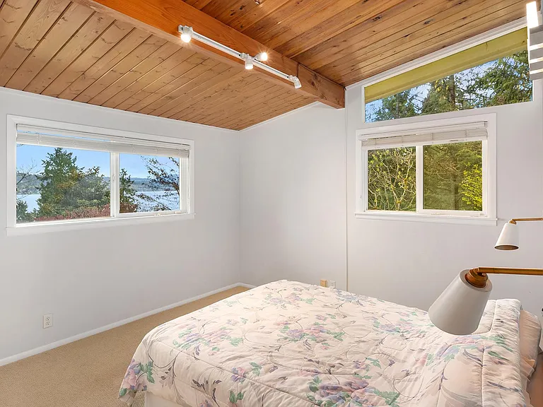 1848 W Lake Sammamish Pkwy SE — Photo 10