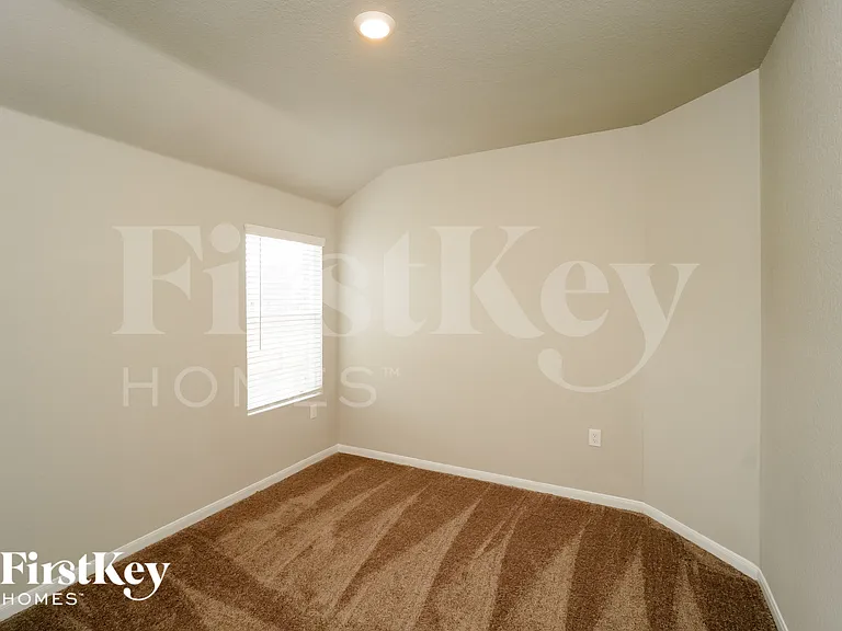 6202 Marco Plns — Photo 12