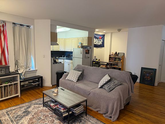 2nd image of 25 W Broadway APT 517