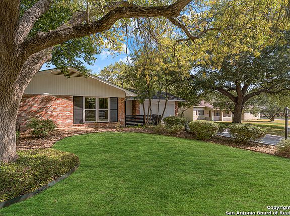 3rd image of 10910 Burr Oak Dr