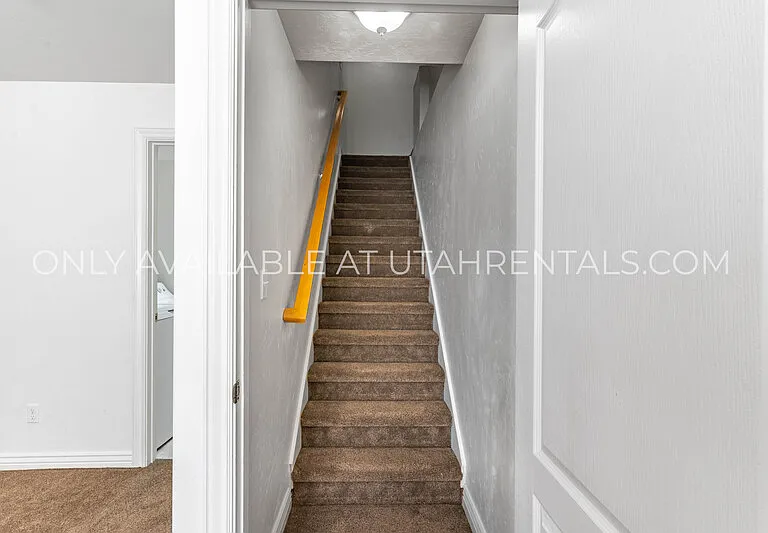 692 E 180 N — Photo 31