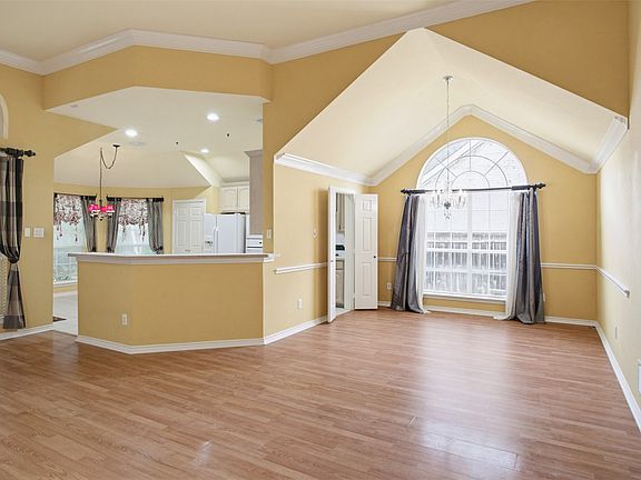 5th image of 3208 Bridle Ln