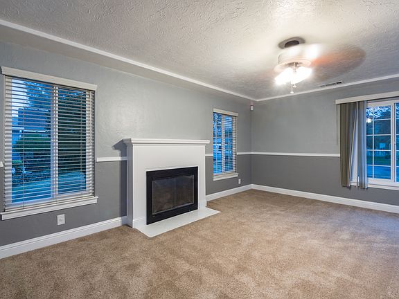 3rd image of 2505 N Adoline Ave