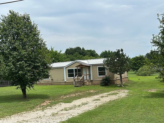 2nd image of 104 Kailyn Ln