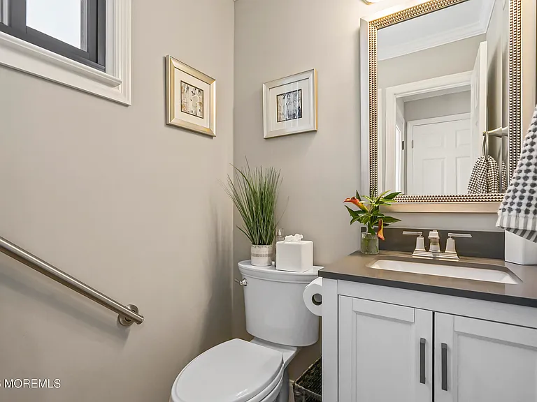 2 Joyce Ct — Photo 15