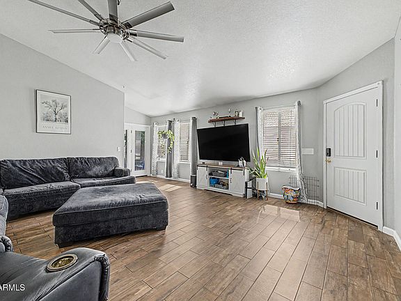 2nd image of 2653 W KNOX Road