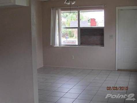 4th image of 4560 Weymouth St