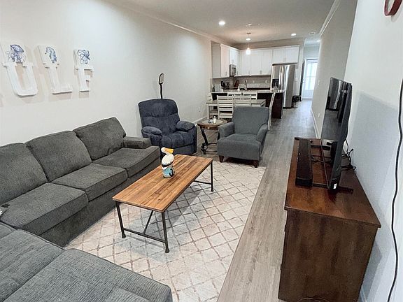 4th image of 2651 S Juniper St #1403