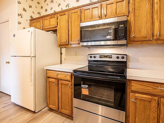 5th image of 2016 Hearthside Ln