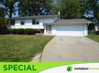 796 Dartmoor Dr, Crystal Lake, IL 60014