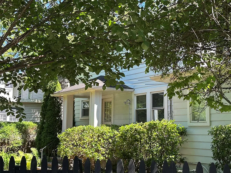 115 E Lincoln St — Photo 23