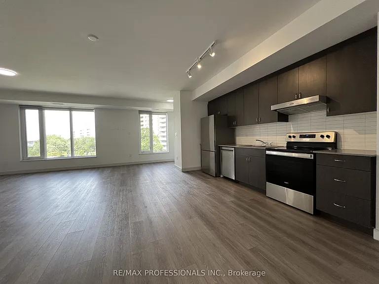 37 Antrim Cres #305 — Photo 15