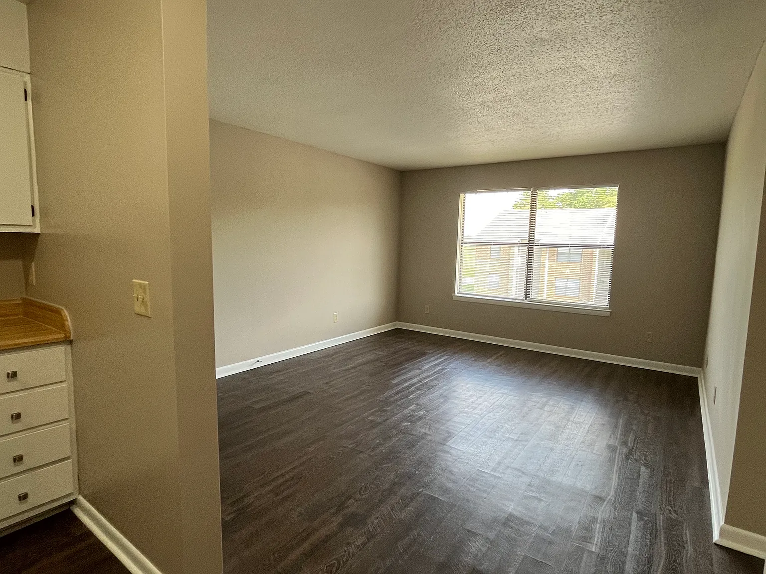 2 bed, 850 sqft, $1,000 — Photo 4