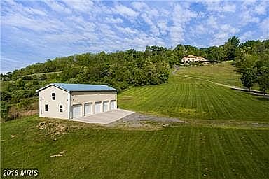 3rd image of 523 Shawnee Trl