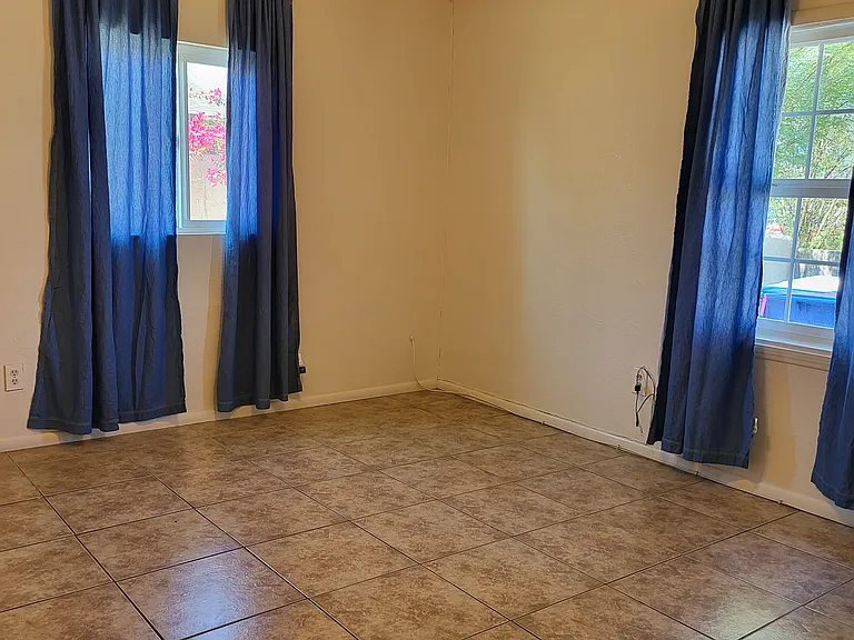2117 W Hadley St — Photo 24