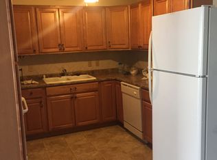 1072 Plaza Dr, Amherst, OH 44001