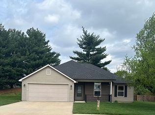 2605 Meadow Ridge Dr, Saint Joseph, MO 64504