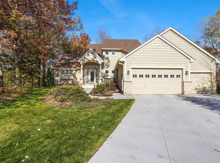 5700 Newell Cir N, Stillwater, MN 55082
