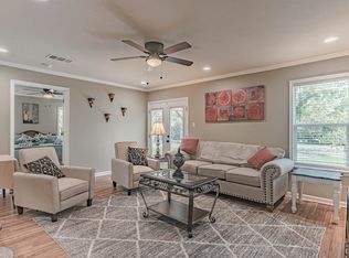 201 S Coulston St, Granbury, TX 76048