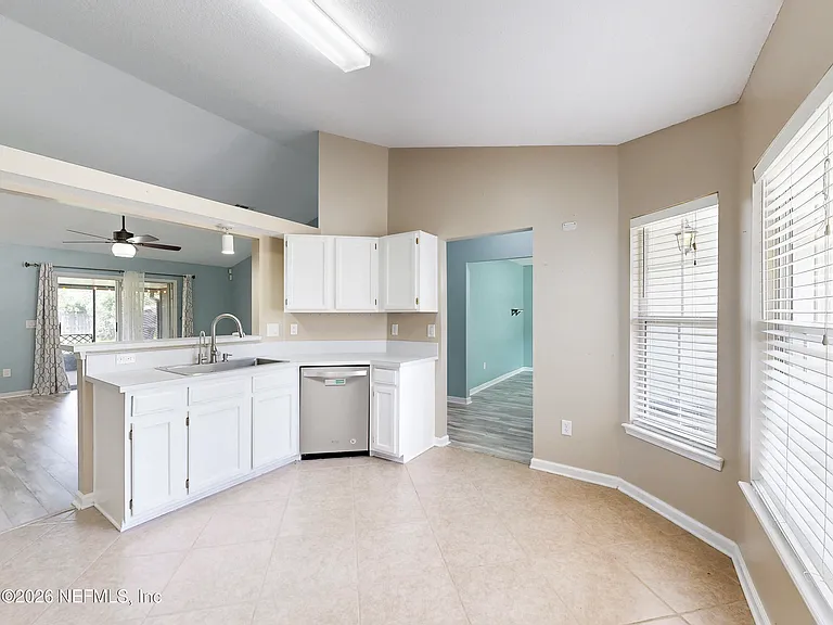 2084 Frogmore Dr — Photo 17