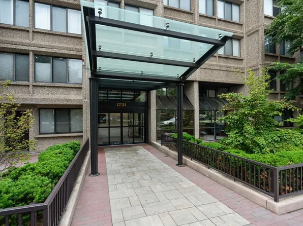 1731 Beacon St APT 1403, Brookline, MA 02445
