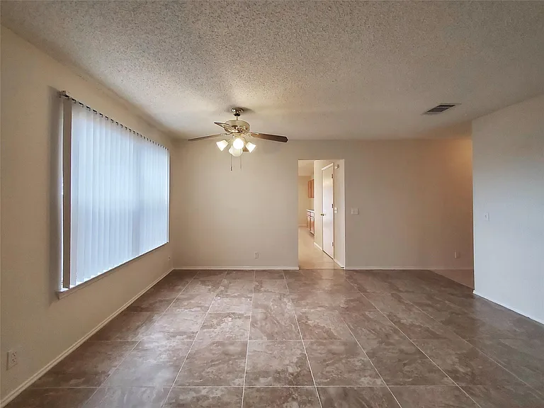 1926 Summer Rain Dr — Photo 6
