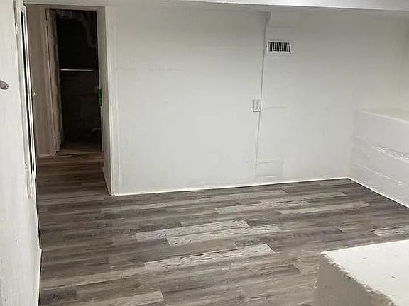 5th image of 460 El Paso Blvd #3