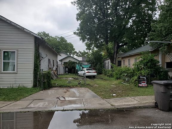 2nd image of 424 N Chupaderas St